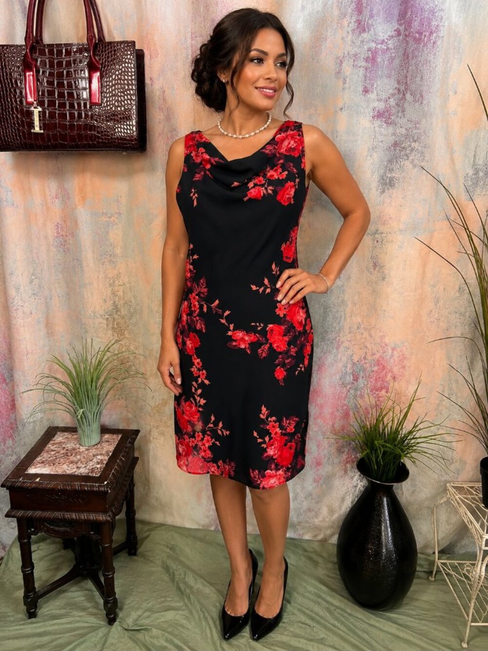 πPositive Attitude Romantic Feminine Red Roses Fitted Dress